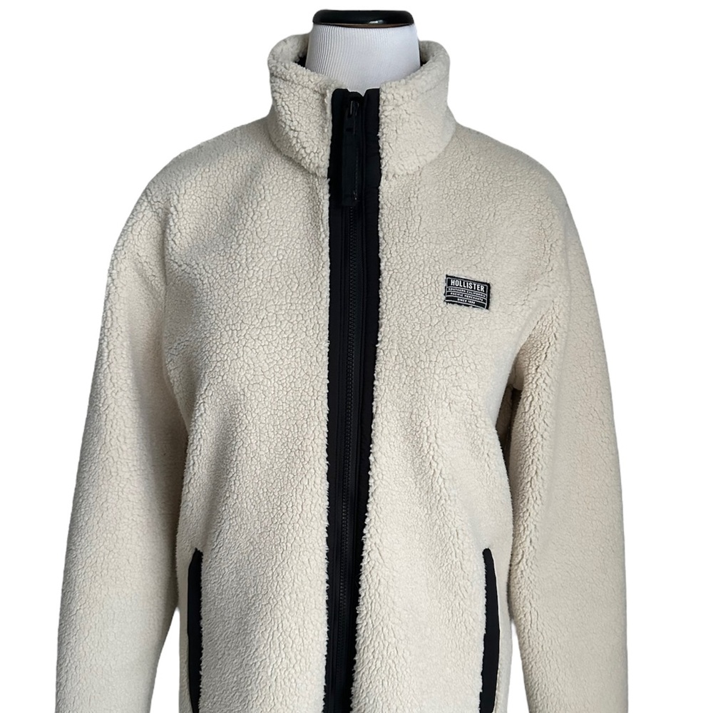 Hollister Cream Zip-Up Sherpa Fleece Sweater with Black Trim